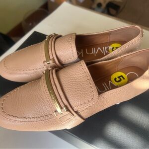 NEW Calvin Klein Orianna Pebble Grain Blush Nude Women’s Leather Loafer, 5